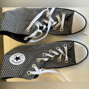 Woman’s size 6 like new Converse high tops